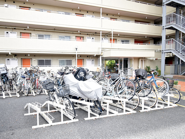 市川ハイツA棟の外観