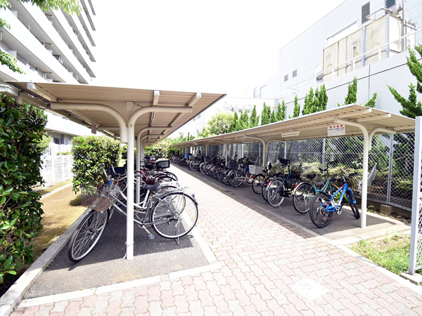 原木中山ファミールハイツ2号館の外観