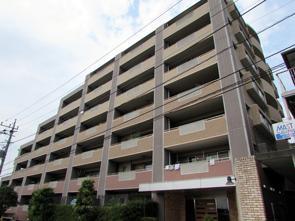 ライオンズグローベル京王永山の外観