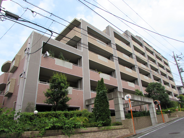 ライオンズグローベル京王永山の外観