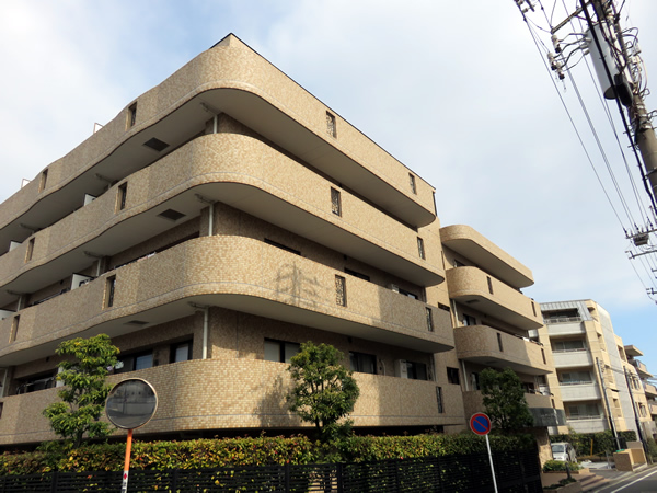 センチュリー藤が丘の外観