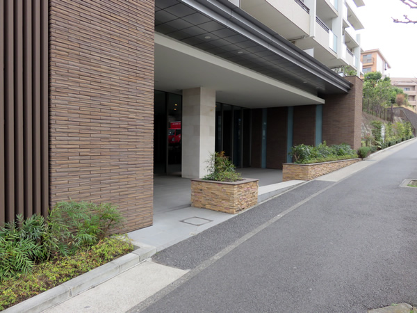 ドレッセ藤が丘の外観