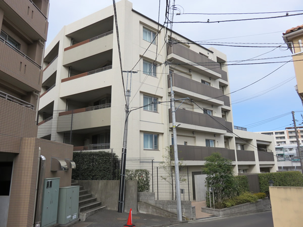 プラウド青葉藤ガ丘の外観