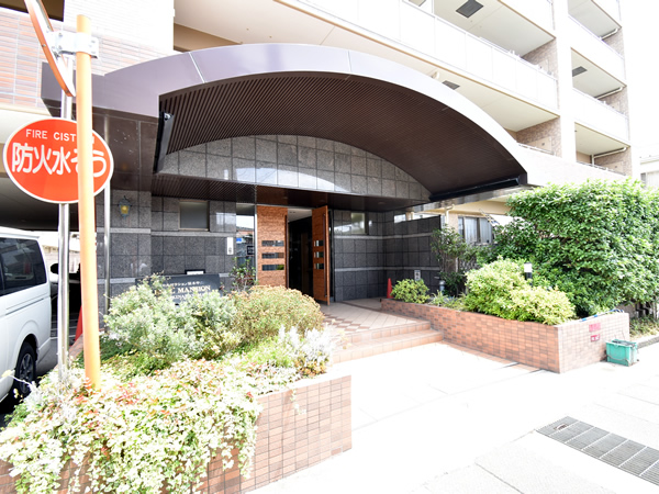 レクセルマンション原木中山の外観