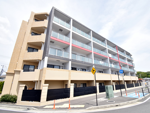 レグザ南市川の外観