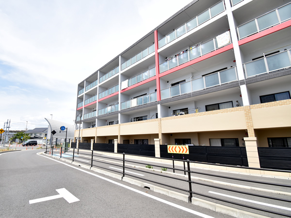 レグザ南市川の外観