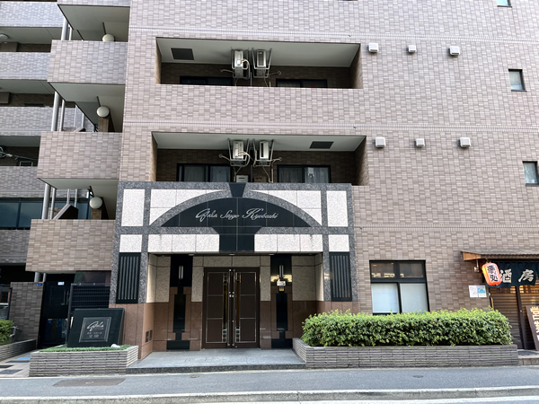 ガラステージ京橋の外観