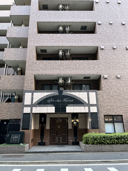 ガラステージ京橋の外観