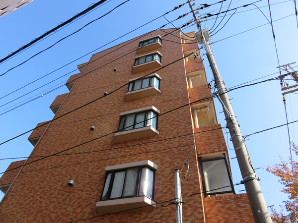 ライオンズマンション桜ヶ丘駅前の外観