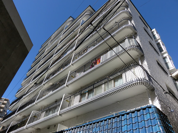 秀和第2八王子レジデンスの外観