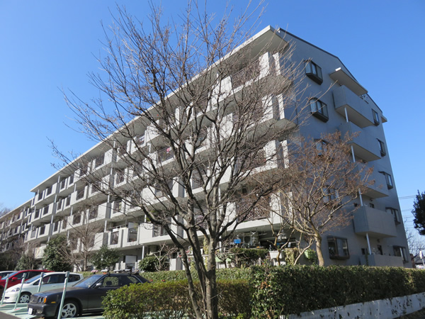 グランヒルズ新百合ヶ丘西館の外観