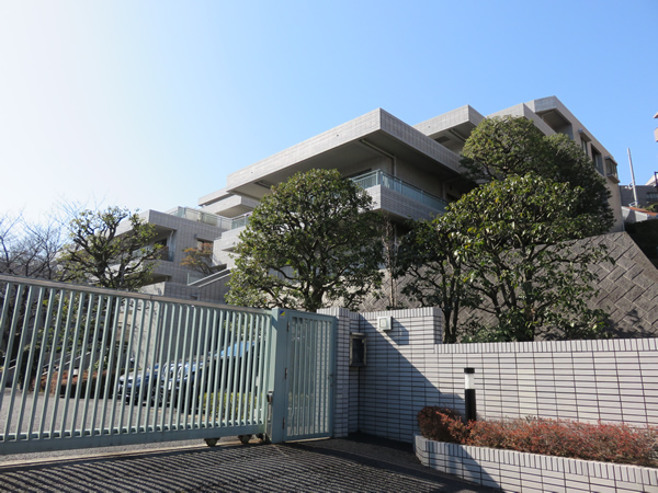 パークハイム新百合ヶ丘2番館の外観