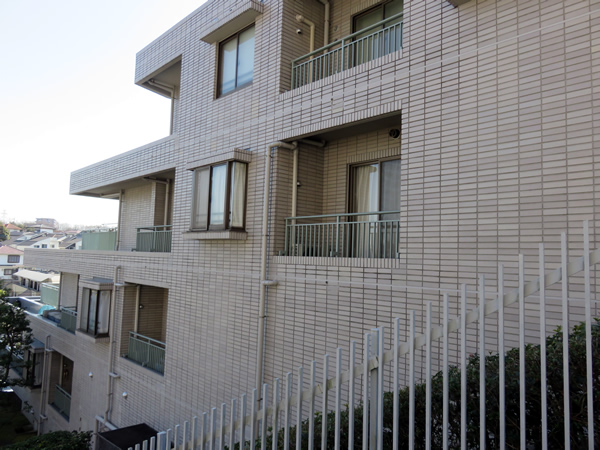 パークハイム新百合ヶ丘2番館の外観