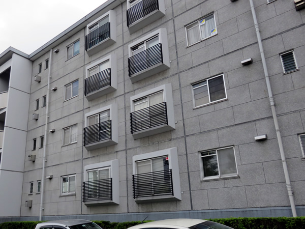 つくし野ローズプラザの外観