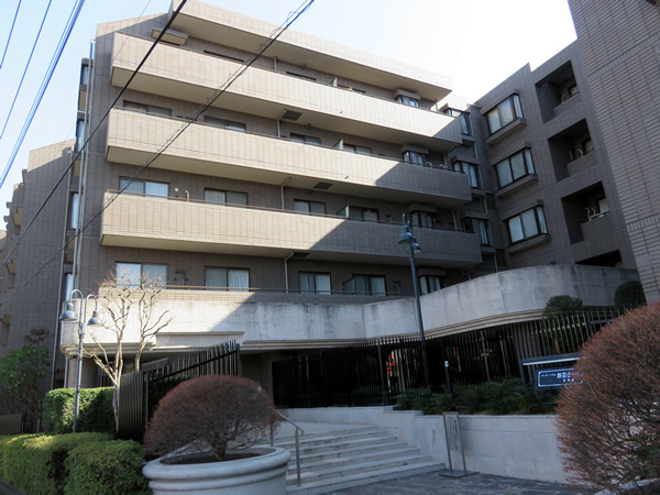 パークハイム新百合ヶ丘1番館の外観