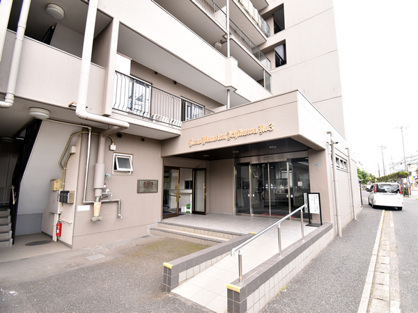 ライオンズマンション市川第3の外観