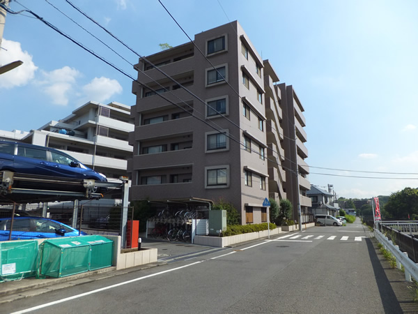 オセアンあざみ野イーストの外観