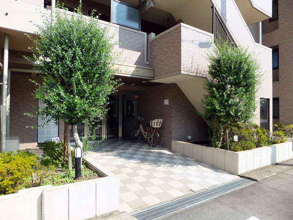 オセアンあざみ野イーストの外観