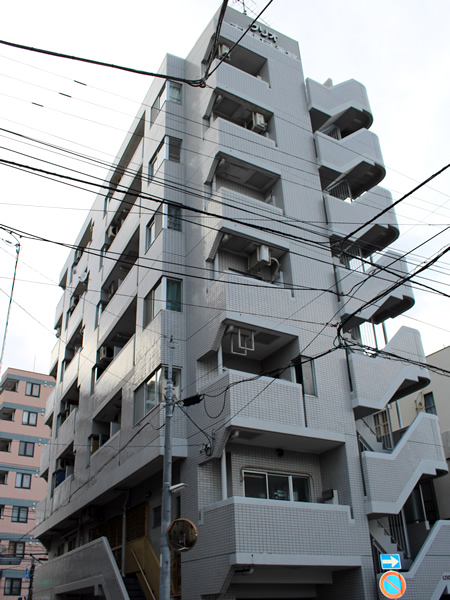 クリオ吉野町2番館の外観