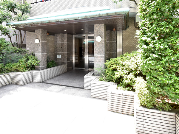 パークノヴァ市川の外観