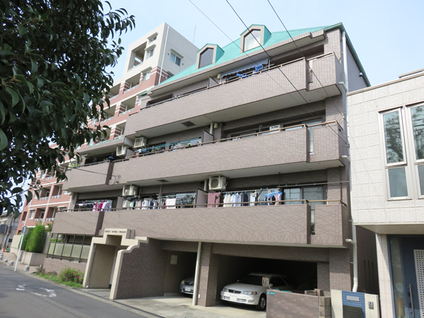 ドラゴンマンション町田2番館の外観