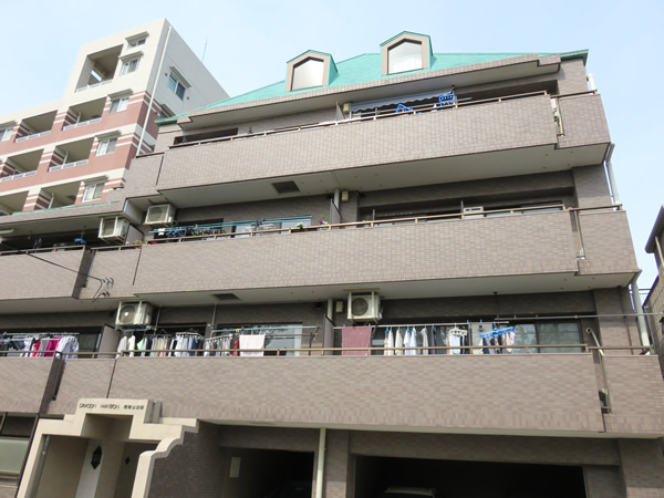 ドラゴンマンション町田2番館の外観