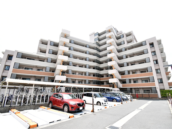 クレストフォルム市川南アクアビューの外観