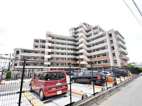 クレストフォルム市川南アクアビューの外観