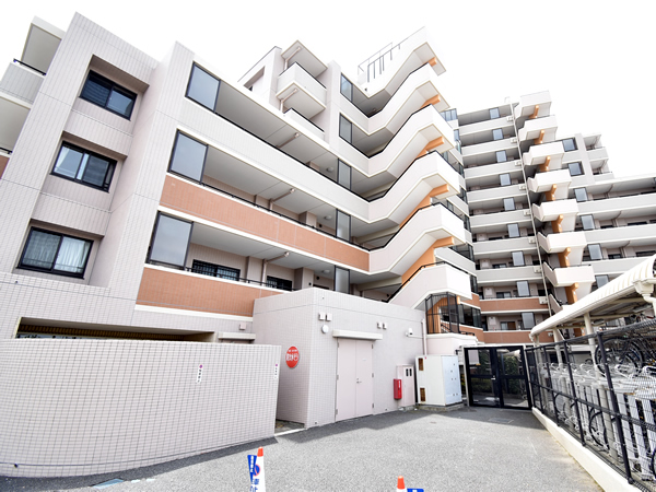 クレストフォルム市川南アクアビューの外観