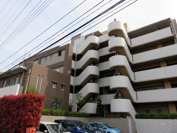 コアロード町田　花水木通りの外観