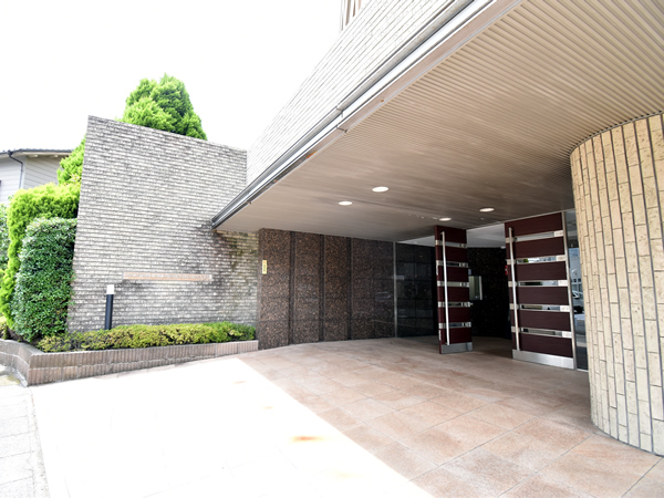 クレストフォルム市川南アクアビューの外観