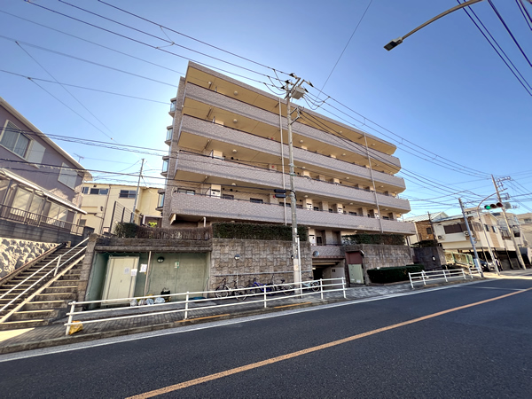 パティオ山手の外観