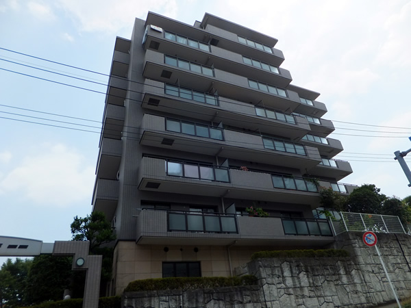 カーサ宮前平の外観