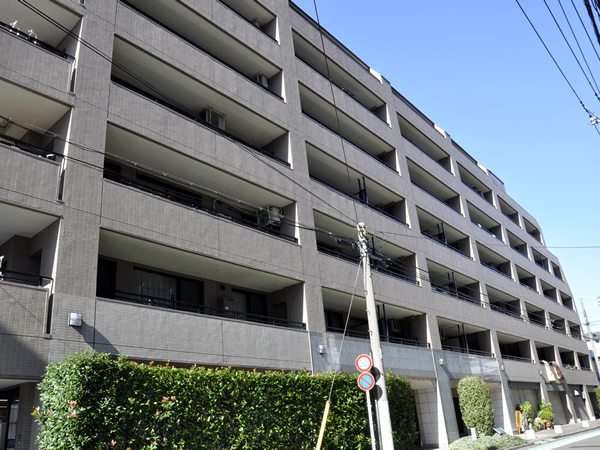 ナイスアーバン反町公園1番館の外観