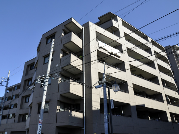 ナイスアーバン反町公園1番館の外観