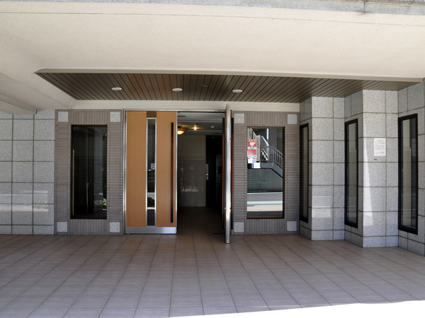 ナイスアーバン反町公園1番館の外観