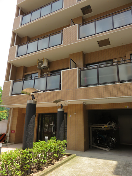 ネオマイム反町公園の外観