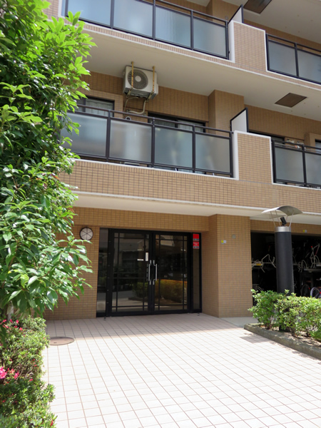 ネオマイム反町公園の外観