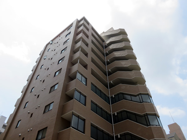 ネオマイム反町公園の外観