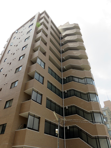 ネオマイム反町公園の外観