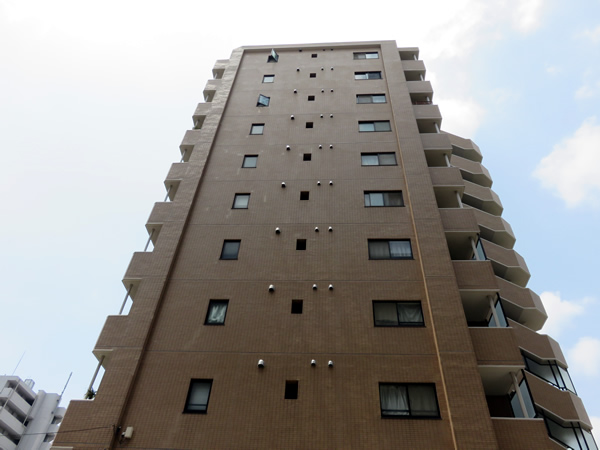 ネオマイム反町公園の外観