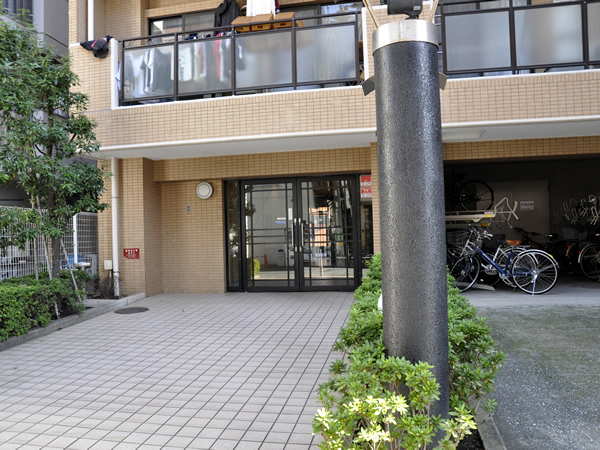 ネオマイム反町公園の外観