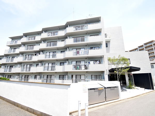 ラレーブ東中山の外観