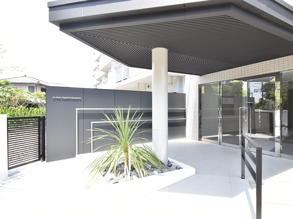 ラレーブ東中山の外観