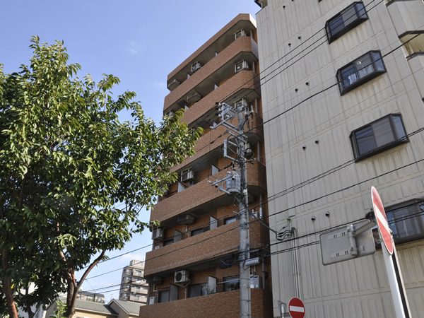 ダイアパレス反町公園の外観