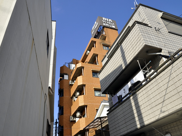 ダイアパレス反町公園の外観