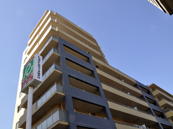 横浜東白楽シティタワーの外観