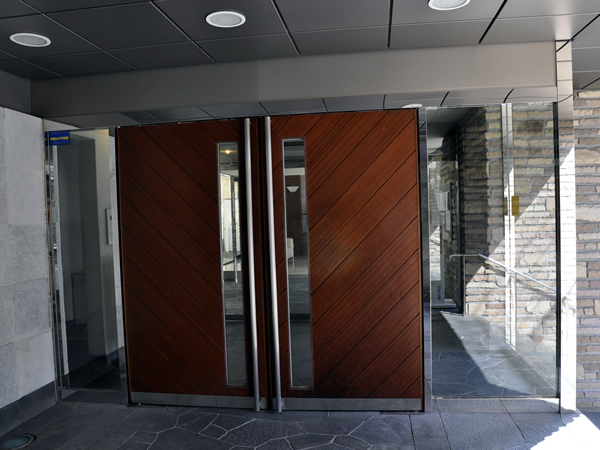 横浜東白楽シティタワーの外観