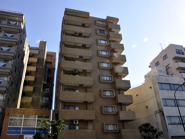 ライオンズマンション東神奈川の外観