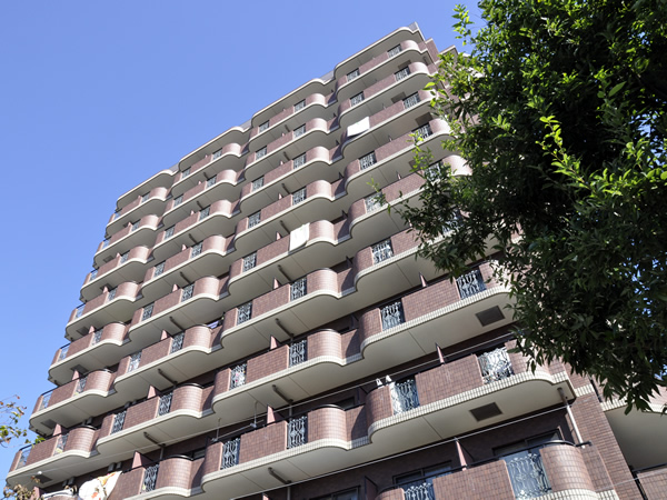 グリフィン横浜東白楽2番館の外観